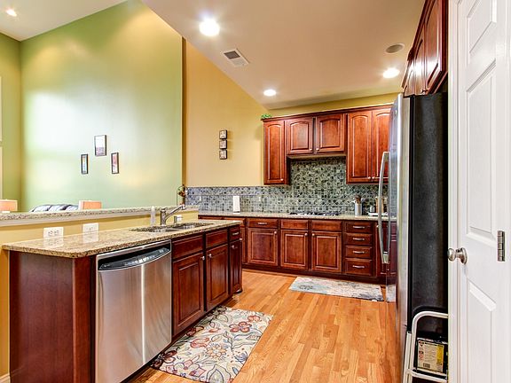 3rd image of 22889 N Brown Sq