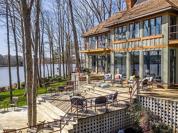 3rd image of 20239 Oak River Ct