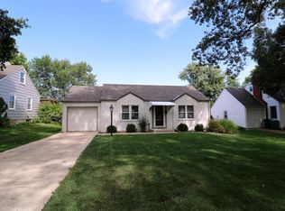 3000 W 47th Ter, Westwood, KS 66205