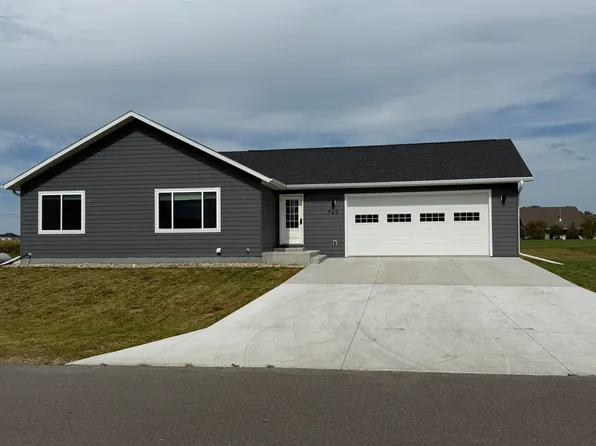 740 Eventide Ave, Lake Norden, SD 57248