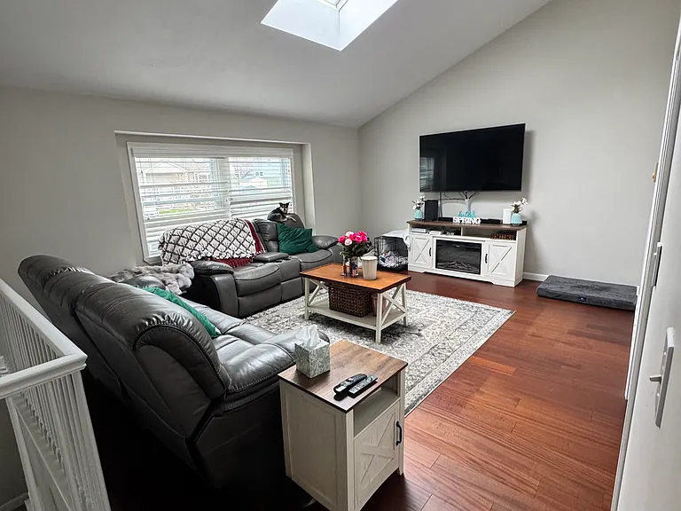 10 Lancelot Dr — Photo 5