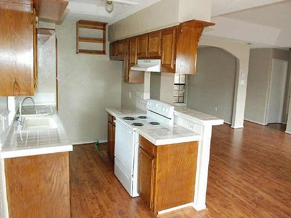 4th image of 6805 Country Creek Dr
