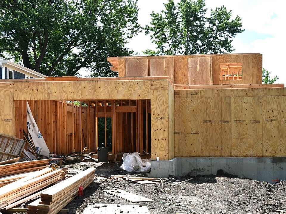 1st image of 10621 Schubert Ave