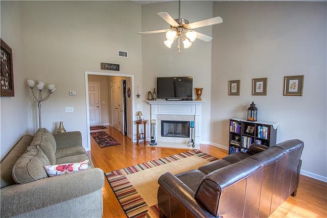 2nd image of 5627 Hickory Park Dr