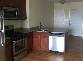 903 S 5th Ave APT 3B, Maywood, IL 60153
