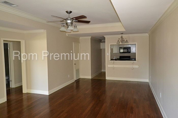 1st image of 100 Janis St APT 16