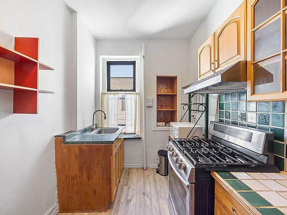 4th image of 179 Ocean Pkwy APT 4H