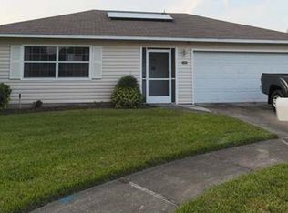 1617 Grove Ct, Tavares, FL 32778
