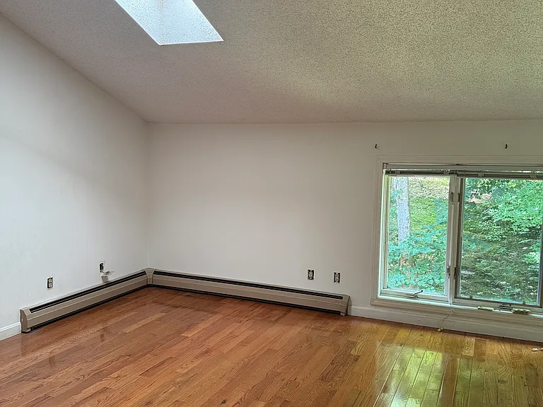 19 Robin Way — Photo 1