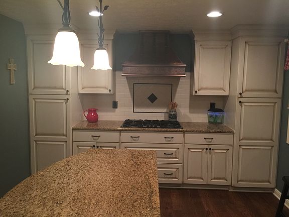5th image of 6440 Surrey Dr