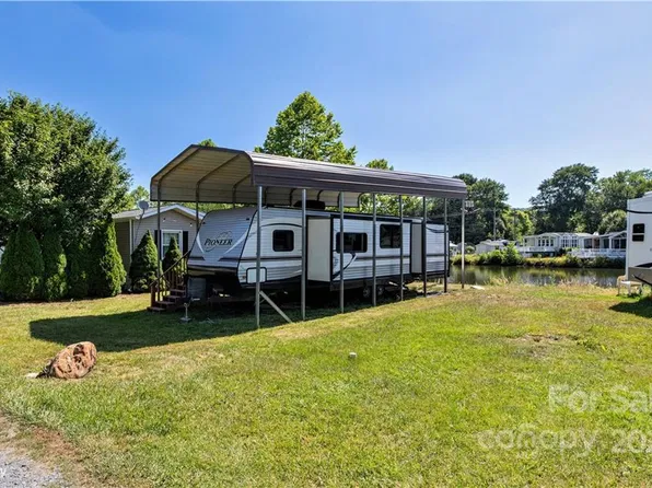 297 Mallard Loop, Waynesville, NC 28785