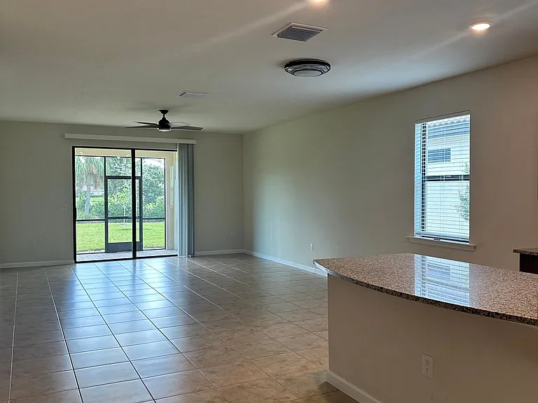 3932 Black Eagle Ln — Photo 7