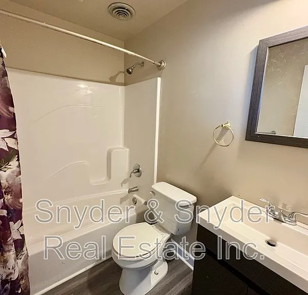 777 W Market St #C-2 — Photo 13