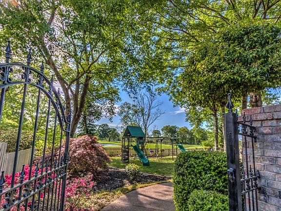 3rd image of 2867 Levee Oaks W