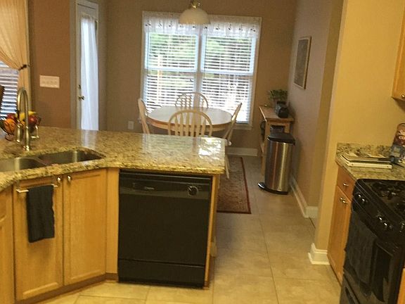 4th image of 2310 Washington Dr