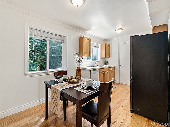4th image of 8403 Locust Ave E APT A1