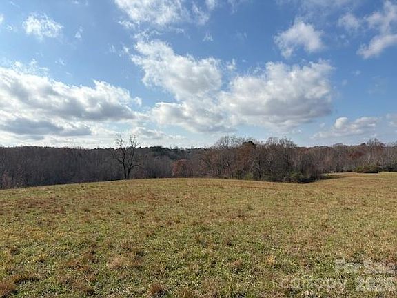 3rd image of 211-212 Farris Rd