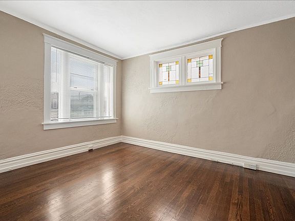 4th image of 5039-41 Chippewa St #656