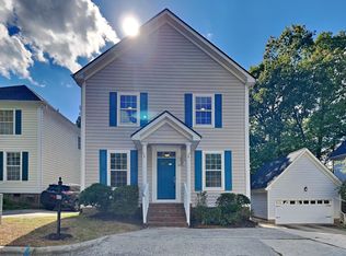 112 Park Oaks Ct, Cary, NC 27519