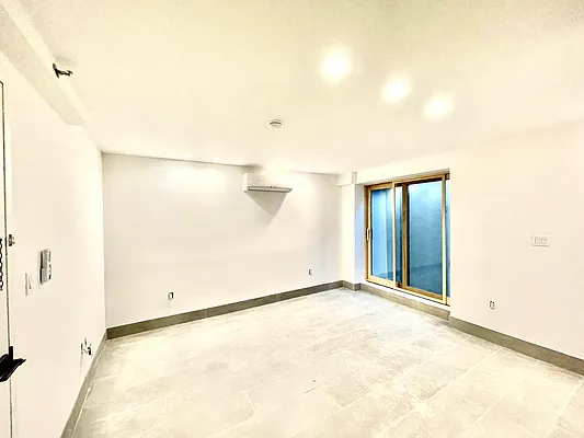 Rented by Pear NYC LLC | media 32