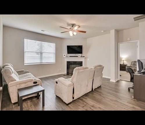 3rd image of 993 Hay Meadow Dr