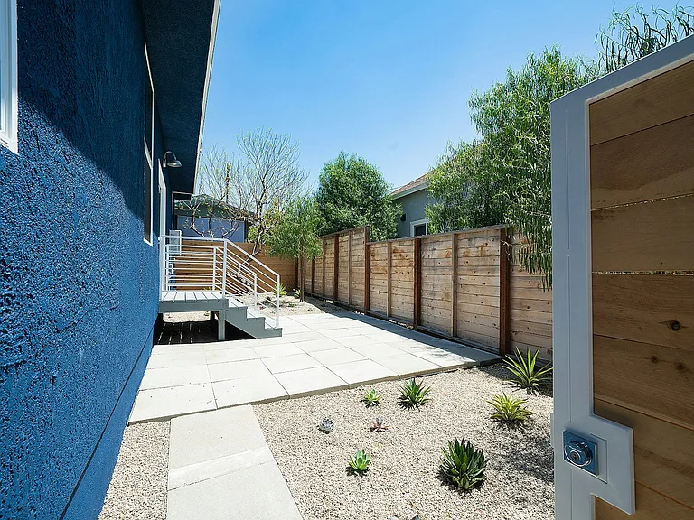 2322 Alta St — Photo 5