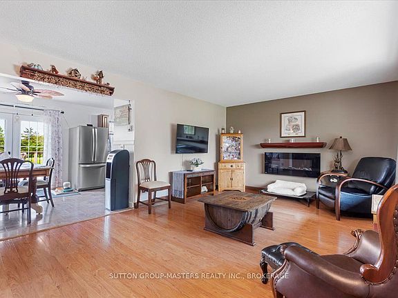 4th image of 84 Plumb Rd