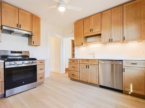 5th image of 103 Marlboro St