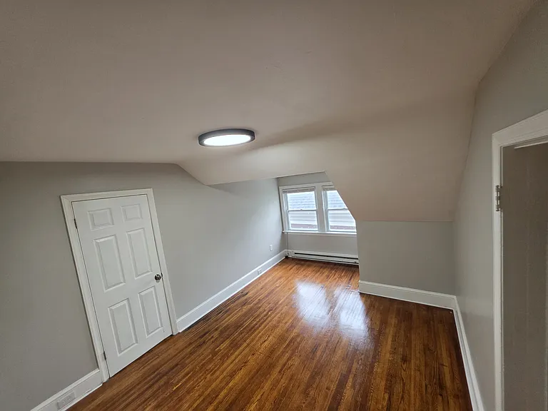 715 Oak Hill Ave #3-S — Photo 9