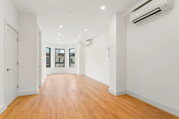 Rented by Verus Real Estate | media 12