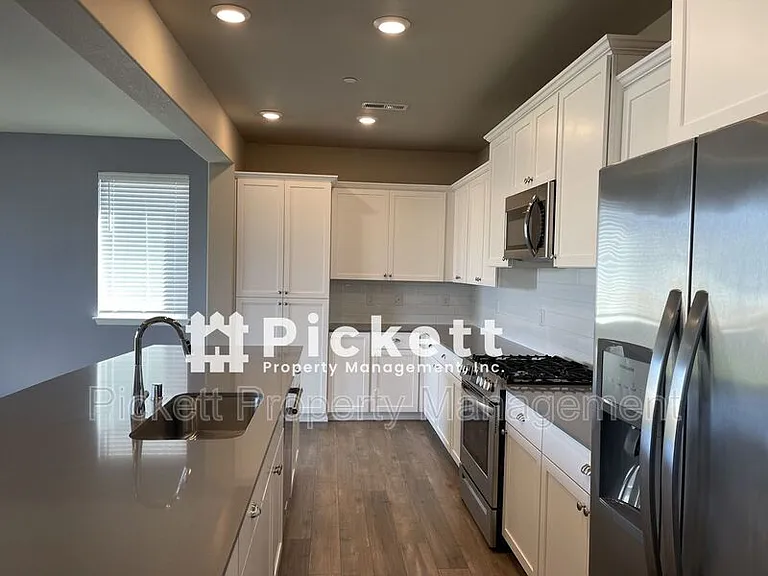 938 Timberline Ave — Photo 5