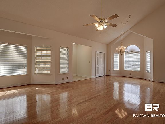 4th image of 105 Homestead Vlg APT 1