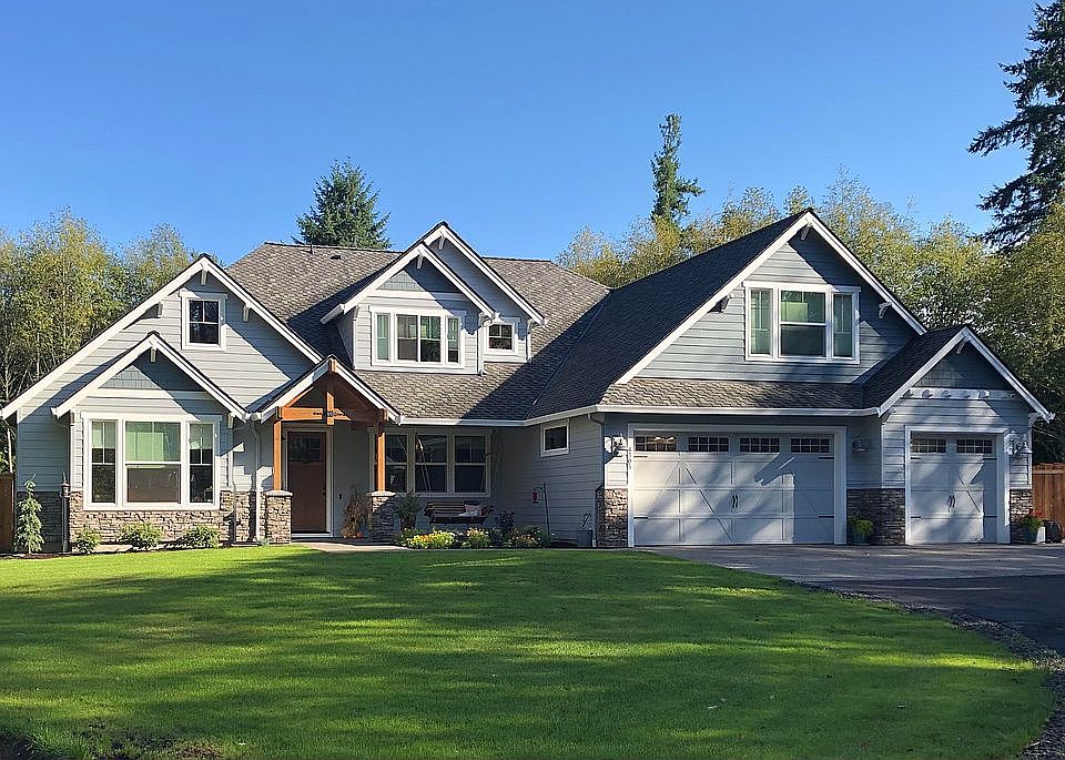 1st image of 4305 NE 165th Cir