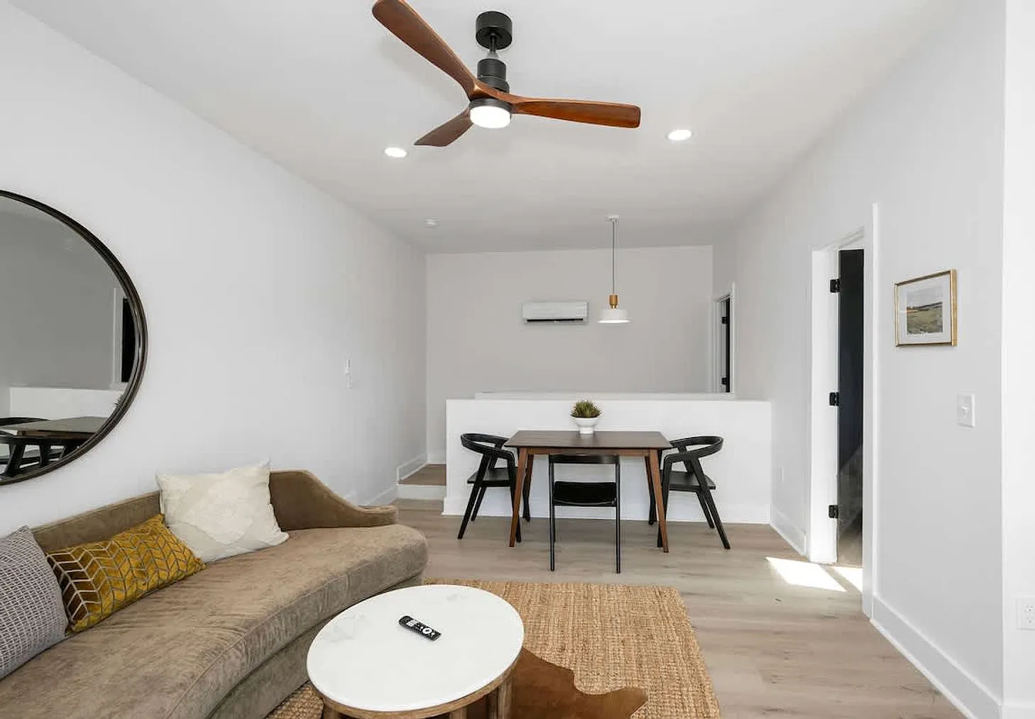 3 bed, 2.0 bath, 2217 sqft, $4,354 — Photo 4