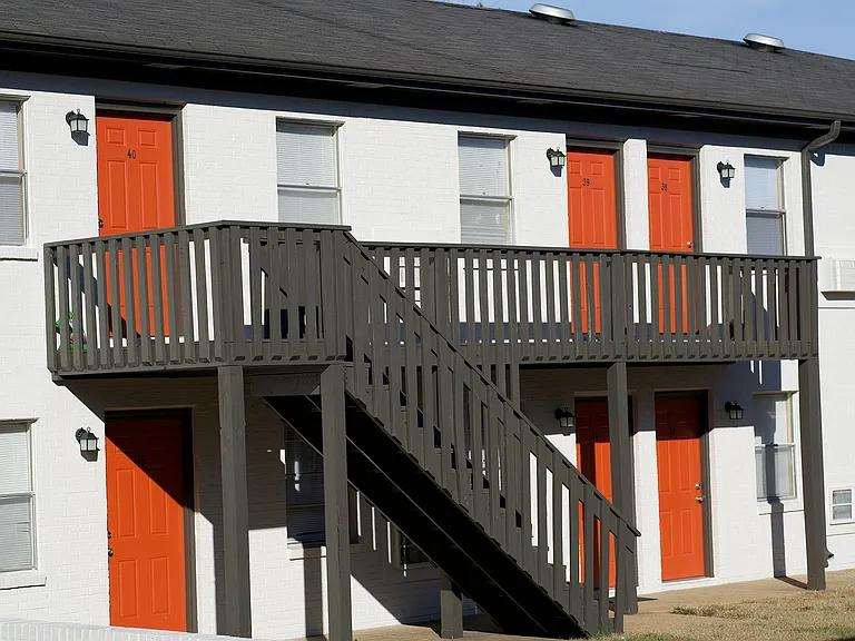 VUE-orange-door-upstairs