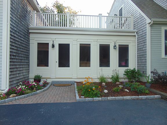 3 season room w/deck above