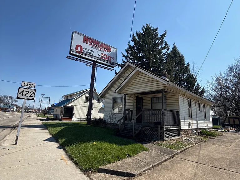 2232 Youngstown Rd SE — Photo 8