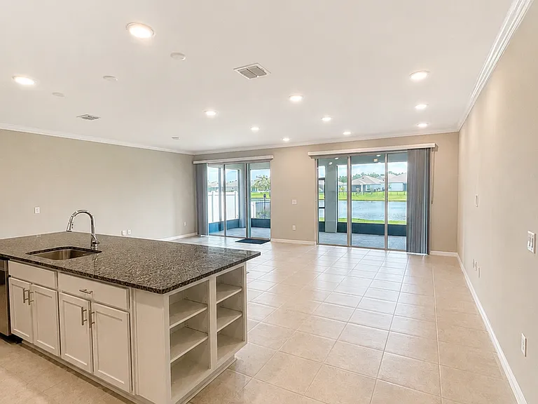 77 Oakleaf Way — Photo 11