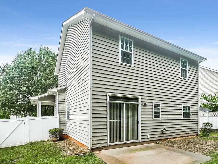 6918 Lowen Rd — Photo 17