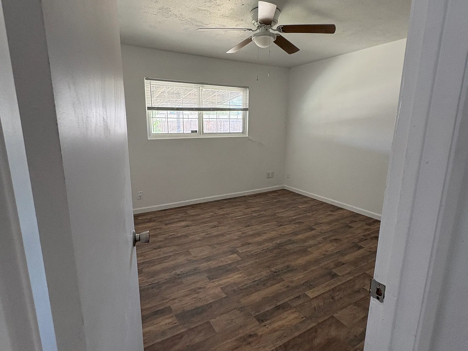2 bed, 950 sqft, $1,500 — Photo 3