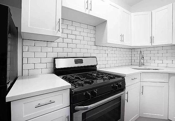 5th image of 212 E 111th St #1W