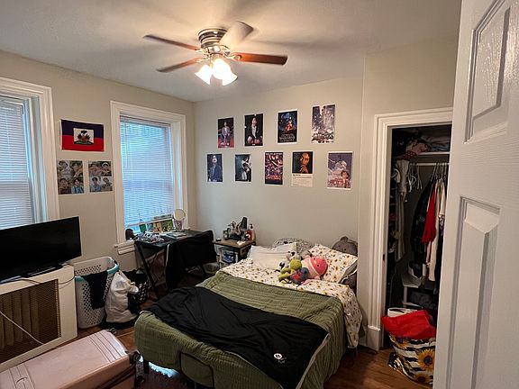 3rd image of 220 Hanover St APT 12
