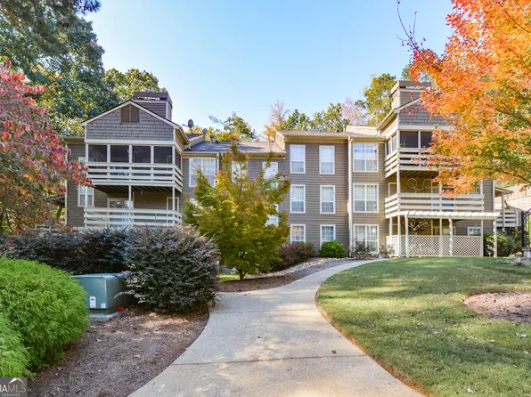 804 Riverview Dr SE, Marietta, GA 30067