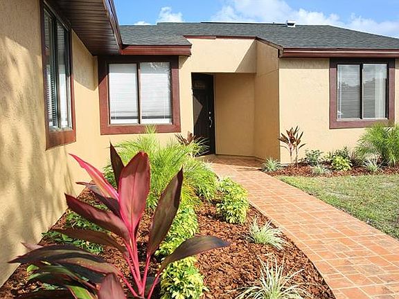 3rd image of 5560 Garden Grove Cir