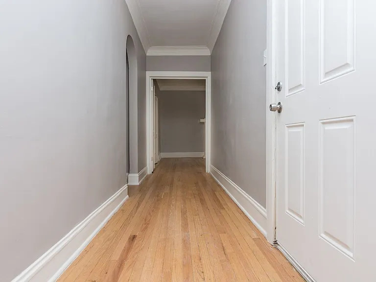 7616 S Phillips Ave — Photo 3