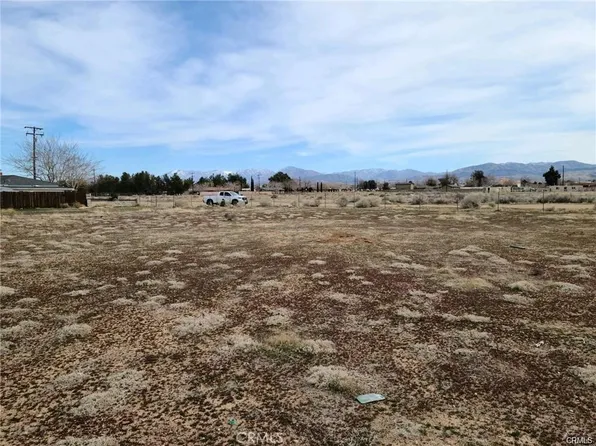 25 E Avenue Q2 #16, Palmdale, CA 93550