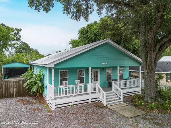 223 Sycamore St, Bay Saint Louis, MS 39520