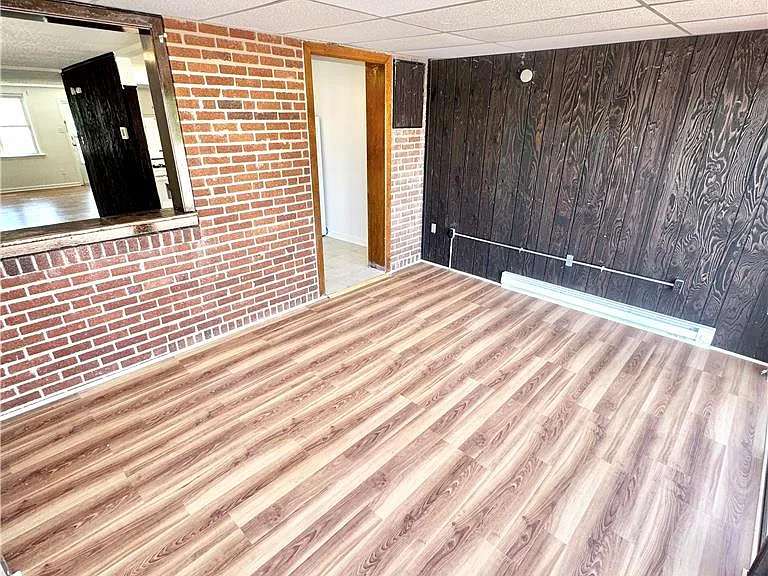 749 Benton St — Photo 9
