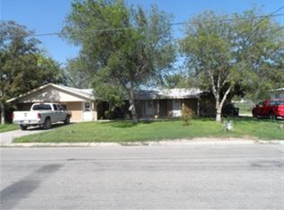 421 W Nicholson St, Del Rio, TX 78840