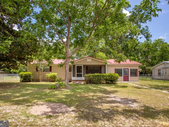 1348 Crestridge Rd, Waycross, GA 31503